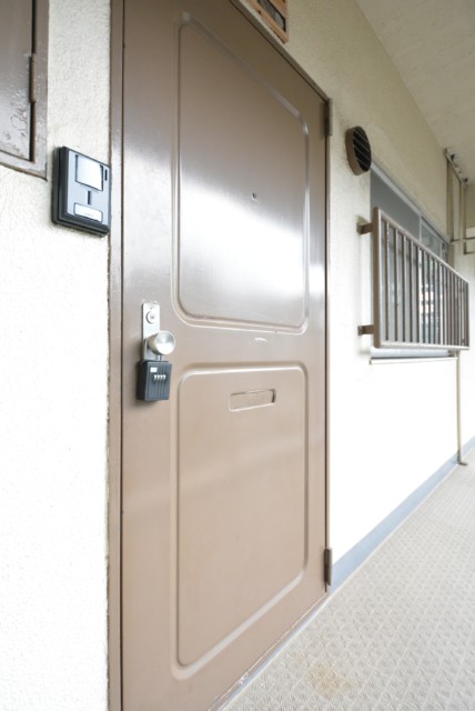 初台中央マンション 玄関