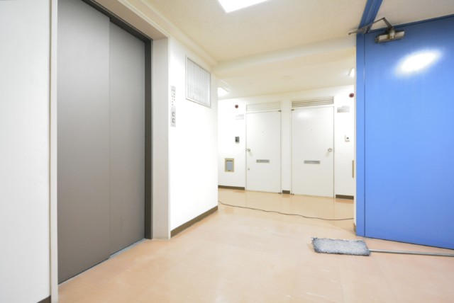 ハイツ千駄ヶ谷 玄関