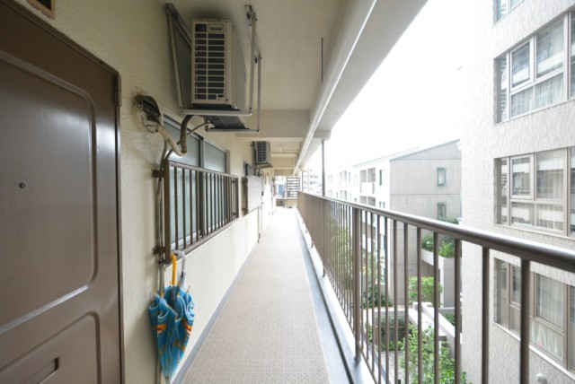 初台中央マンション 玄関