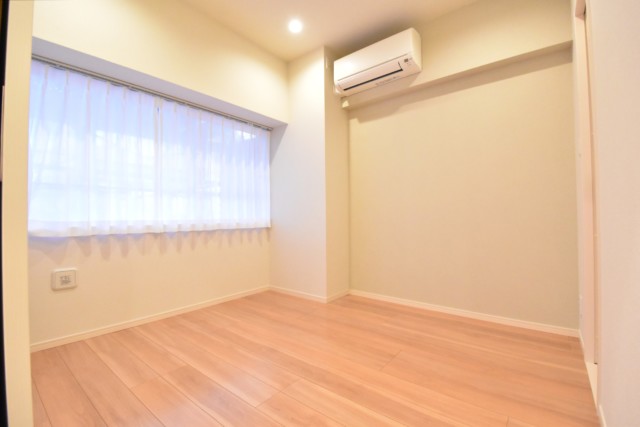 グランドシティ白山 洋室2