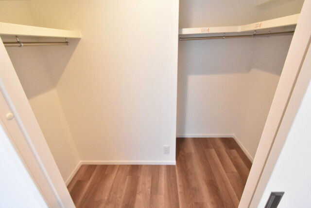 秀和目黒駅前レジデンス 洋室2