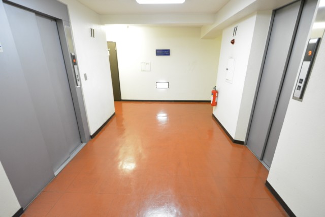 初台ハイツ 玄関