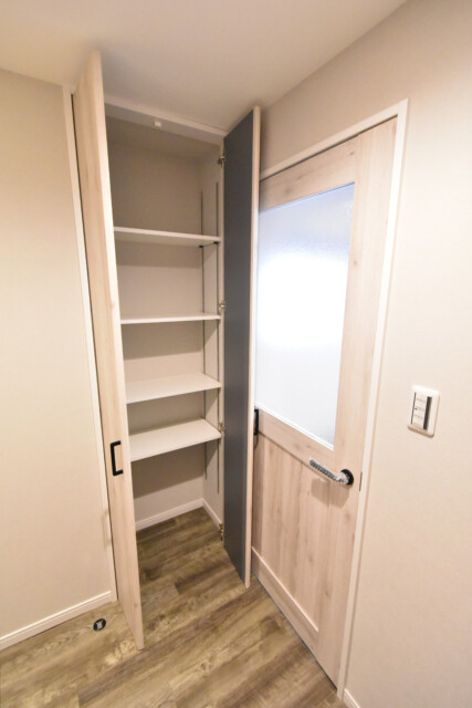 サンロイヤル五反田 廊下収納