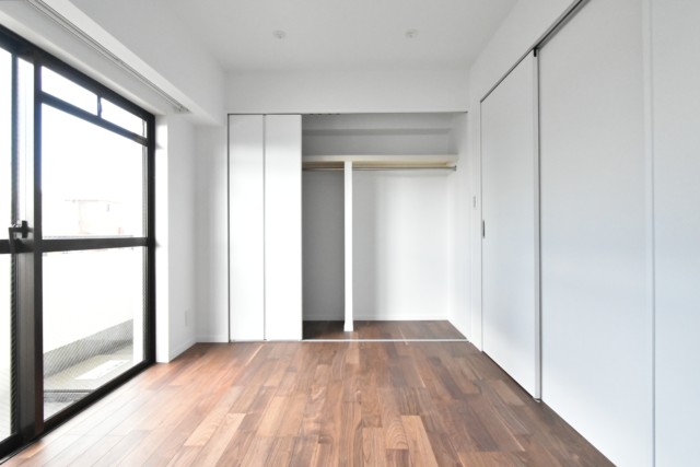 メゾンエクレーレ浜町公園 (71)洋室2