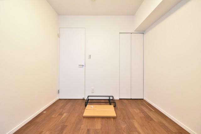 メゾンエクレーレ浜町公園 洋室3