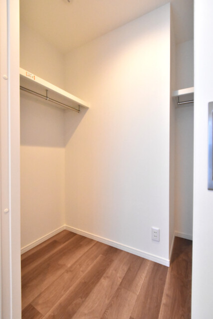 秀和目黒駅前レジデンス 洋室2