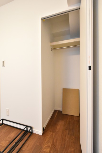 メゾンエクレーレ浜町公園 洋室3