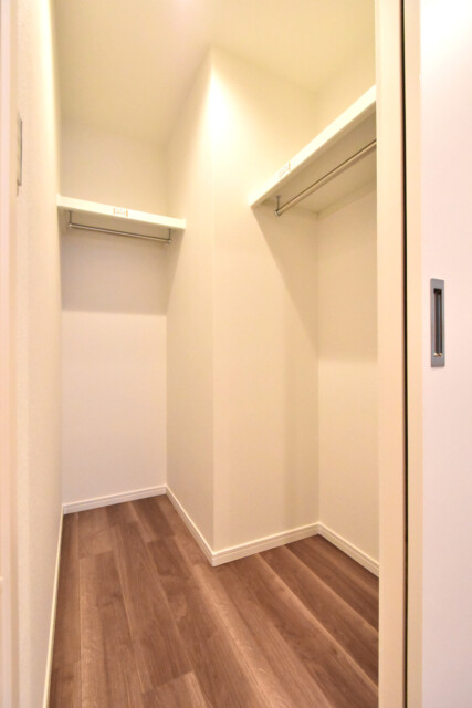 秀和目黒駅前レジデンス 洋室1