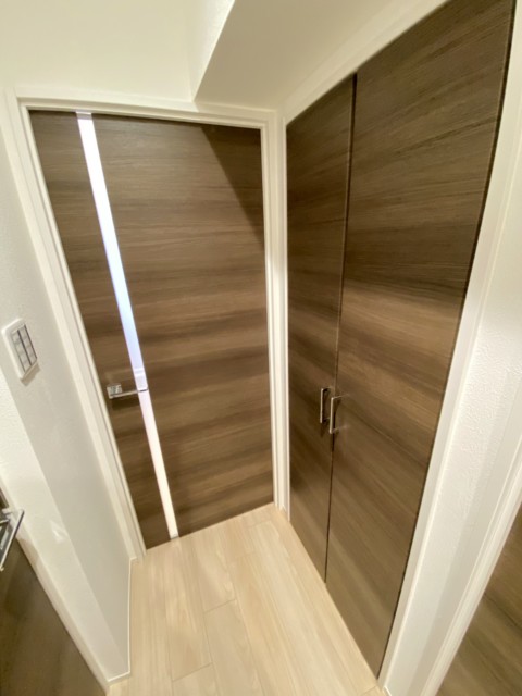 南青山サマリヤマンション 廊下収納