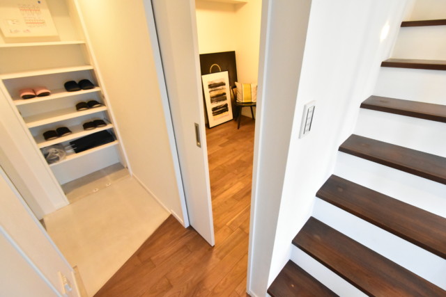 メゾンエクレーレ浜町公園 洋室1