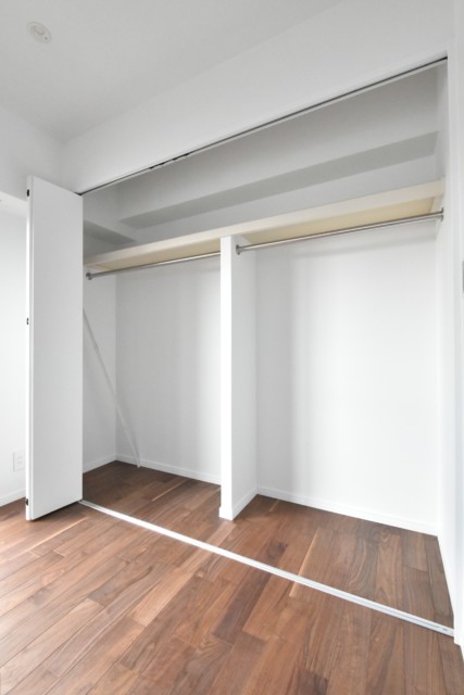 メゾンエクレーレ浜町公園 (72)洋室2