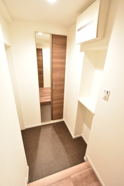 クレべール西新宿 玄関