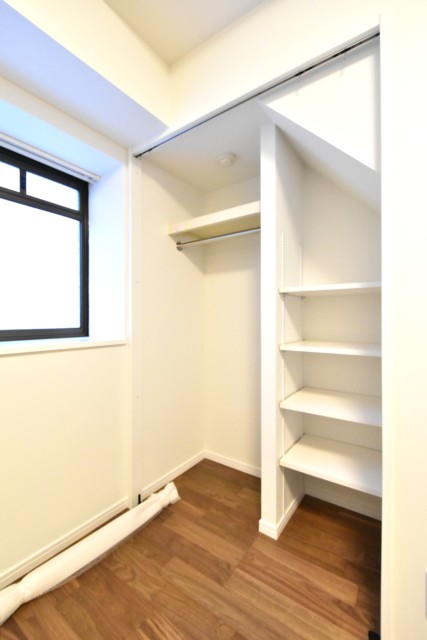 メゾンエクレーレ浜町公園 洋室1