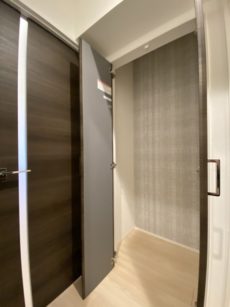 南青山サマリヤマンション 廊下収納