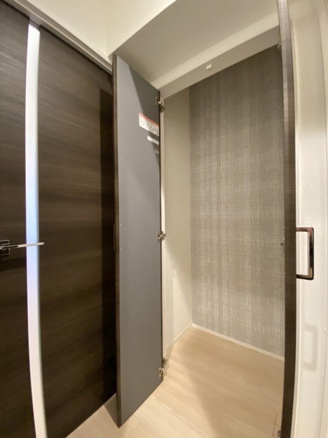 南青山サマリヤマンション 廊下収納