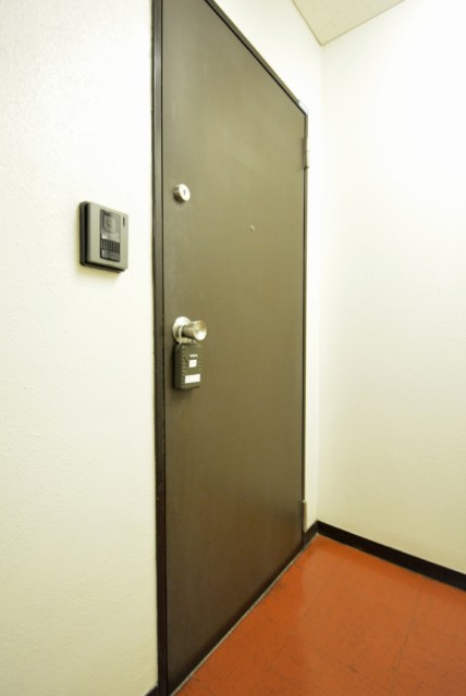 初台ハイツ 玄関