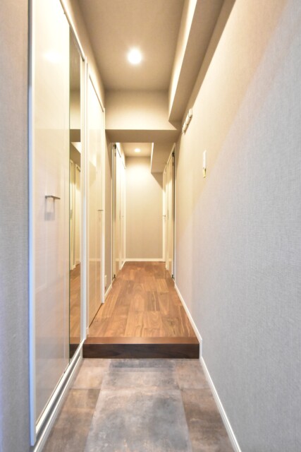 初穂マンションひがし京橋 玄関