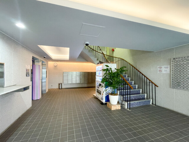 塔の山ハイツ エントランスホール