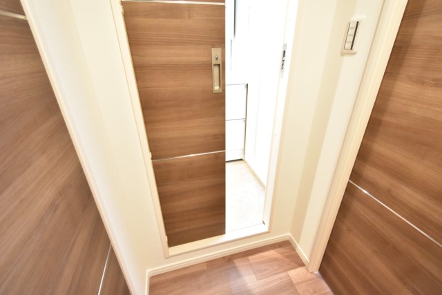 秀和目黒レジデンス 洗面室