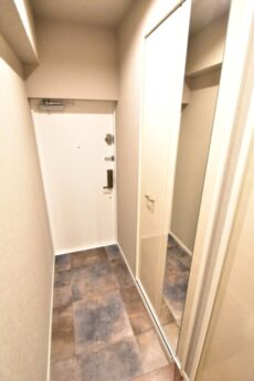 初穂マンションひがし京橋 玄関