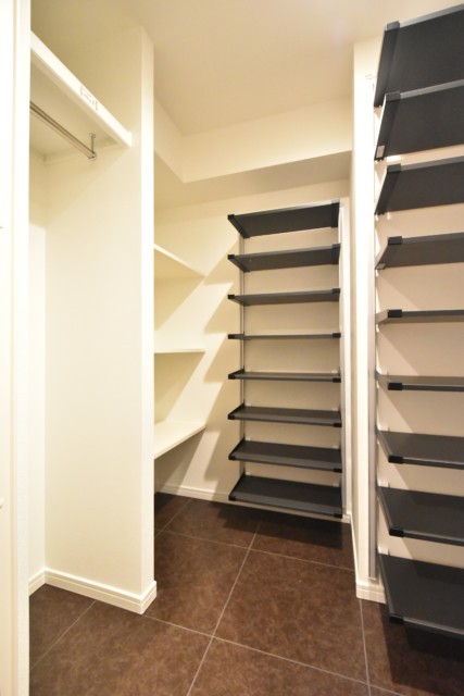 秀和目黒レジデンス 玄関