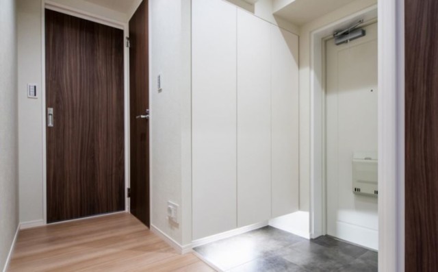 ネオアージュ八丁堀　玄関