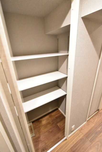 初穂マンションひがし京橋 玄関