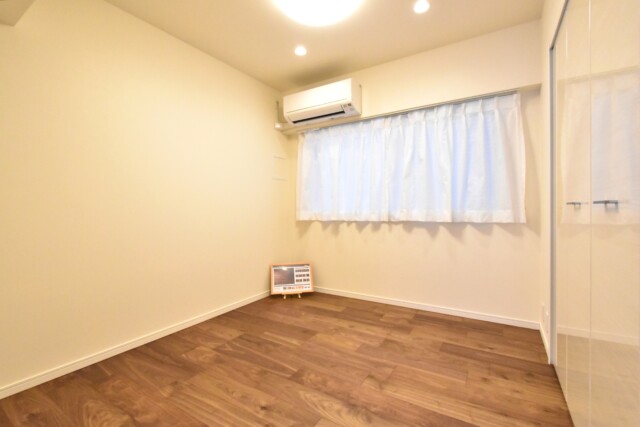 初穂マンションひがし京橋 洋室2