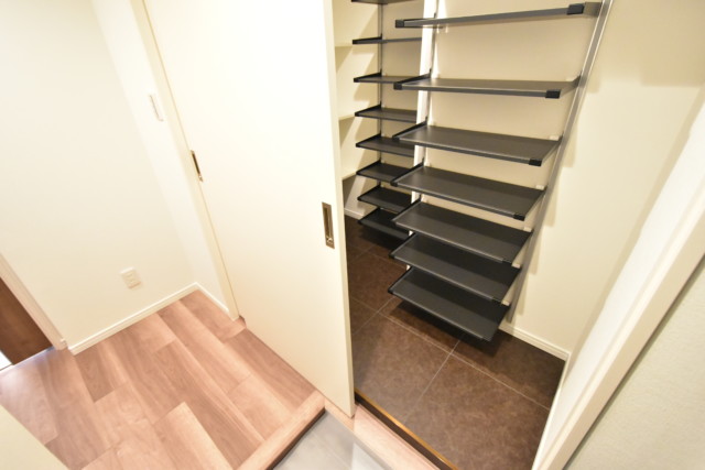 秀和目黒レジデンス 玄関