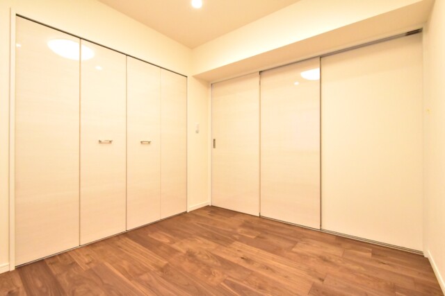 初穂マンションひがし京橋 洋室2