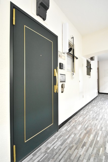 秀和目黒レジデンス 玄関