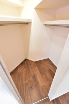 初穂マンションひがし京橋 洋室1