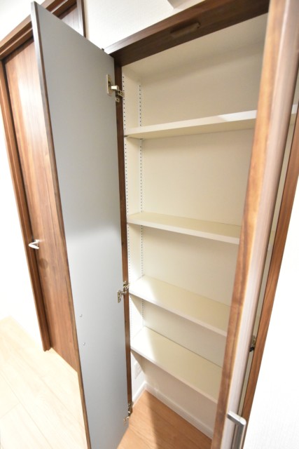大森駅前住宅１号棟 廊下収納