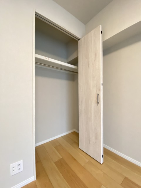 メガロン御殿山 洋室2