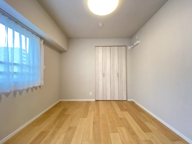 メガロン御殿山 洋室1