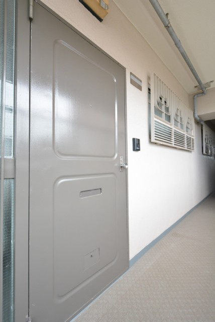 大森駅前住宅２号棟 玄関