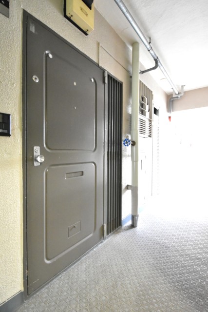 大森駅前住宅１号棟 玄関