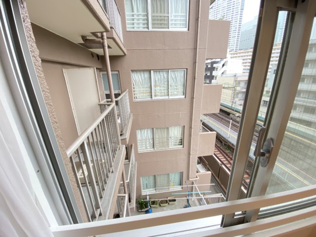 メガロン御殿山 洋室1