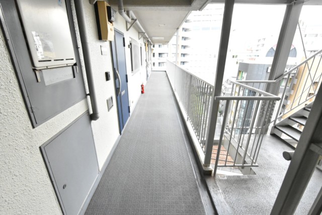 メガロン大森 玄関