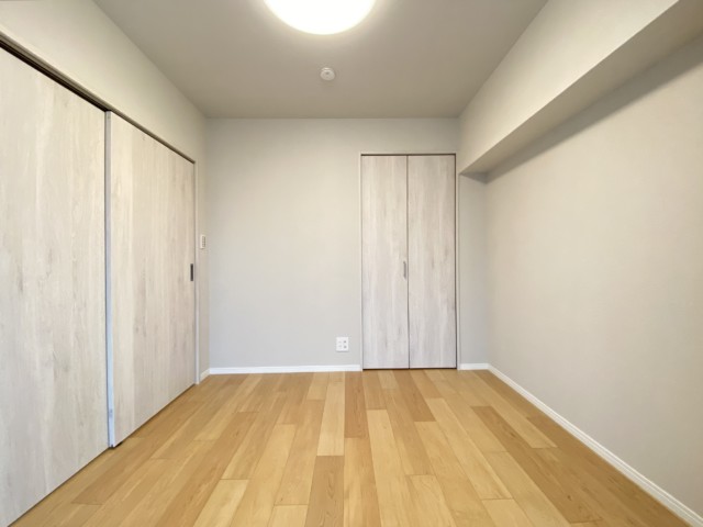 メガロン御殿山 洋室2