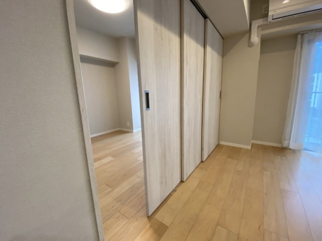 メガロン御殿山 洋室2