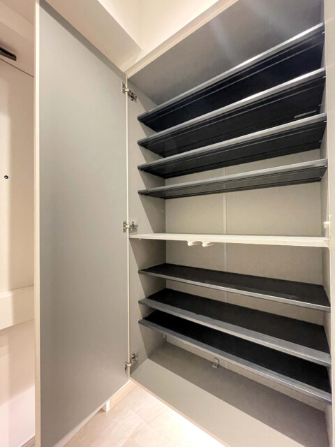 朝日クレス・パリオ西落合 玄関廊下