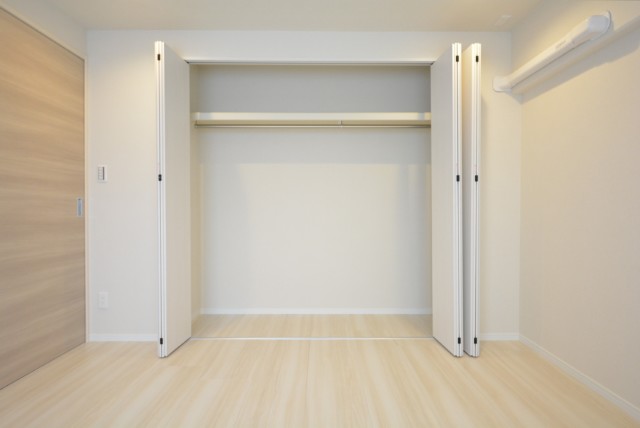 三田ナショナルコート 洋室1