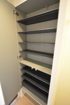 ハイライフ用賀 玄関