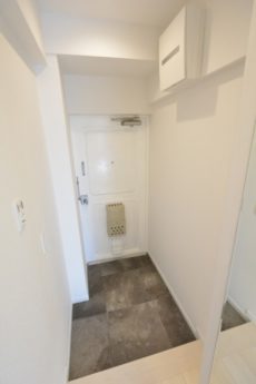 ハイライフ用賀 玄関