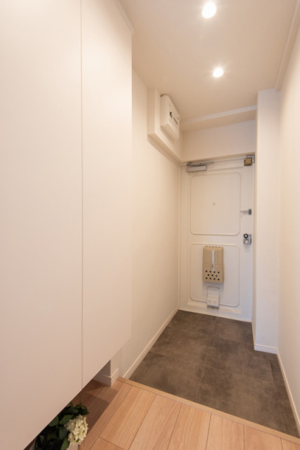 ハイライフ用賀　玄関