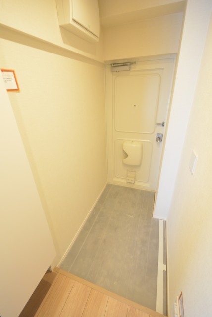 ハイライフ用賀 玄関