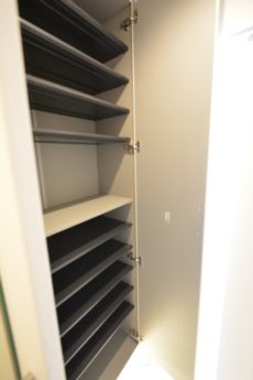 ハイライフ用賀 玄関