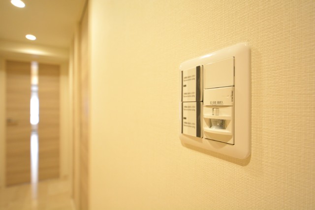 三田ナショナルコート 玄関