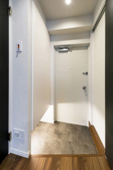 ノア新宿 玄関